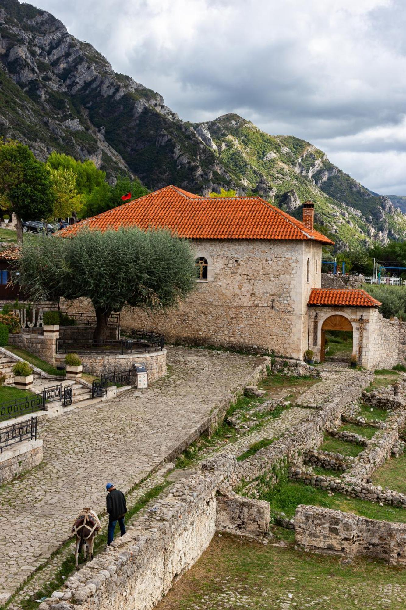 Kruja Albergo Diffuso , Inside Kruja Castle Eksteriør bilde
